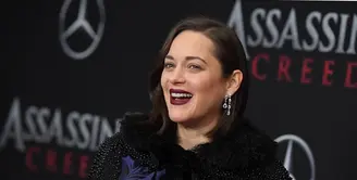 Marion Cotillard kini tengah berbahagia. Ia baru saja melahirkan anak ke-2 yang merupakan buah cintanya bersama sang kekasih, Guillaume Canet. Kabar bahagia ini tentu saja didambakan mereka sejak lama. (AFP/Bintang.com)