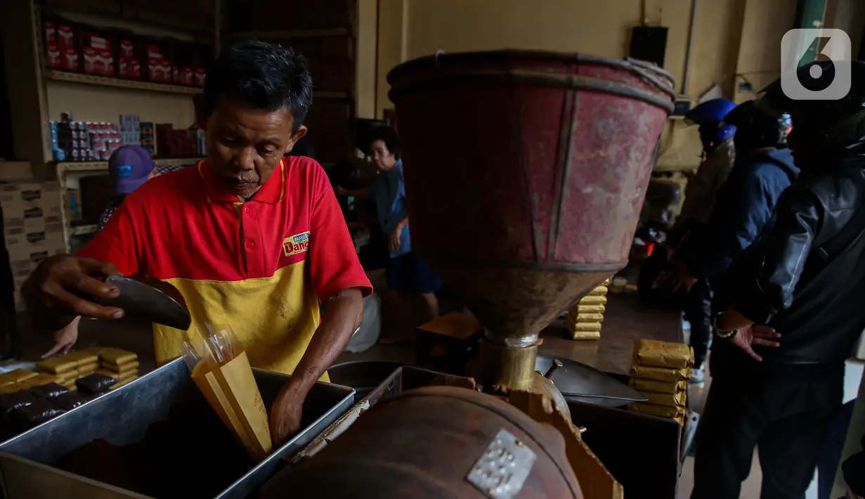Awalnya, kopi cap Bis Kota dikenal dengan nama kopi Terompet. (Liputan6.com/Angga Yuniar)