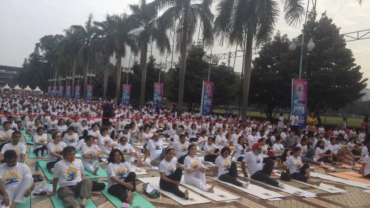 Ribuan Pegiat Yoga Kumpul Pagi Ini di Senayan dan Tiga Kota Lain