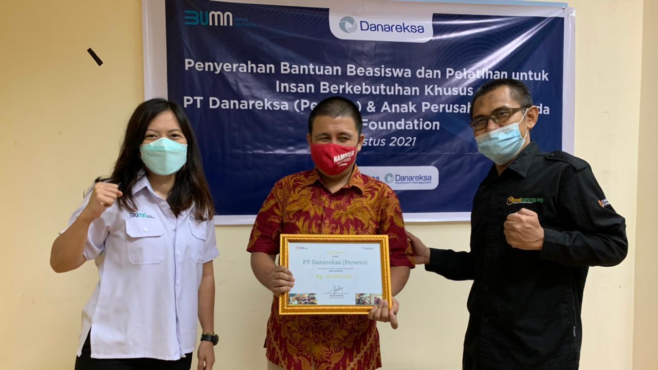 Bantuan beasiswa untuk penyandang disabilitas
