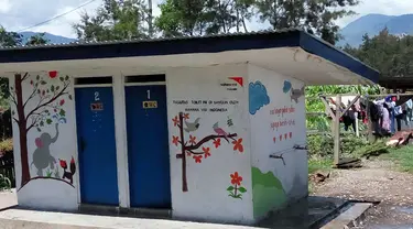 Toilet baru di PAUD Anak Jalanan Maplima dibangun dari hasil kampanye #BeraniMimpi Wahana Visi Indonesia (WVI). 