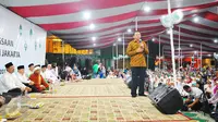 Cagub DKI Jakarta Basuki Tjahaja Purnama alias Ahok menyampaikan sambutan saat menghadiri Istighosah Kebangsaan warga Nahdliyin di Jakarta, Minggu (5/2). Acara ini diselenggarakan oleh Nahdlatul Ulama (NU) bersama dengan PPP. (Liputan6.com/Angga Yuniar)
