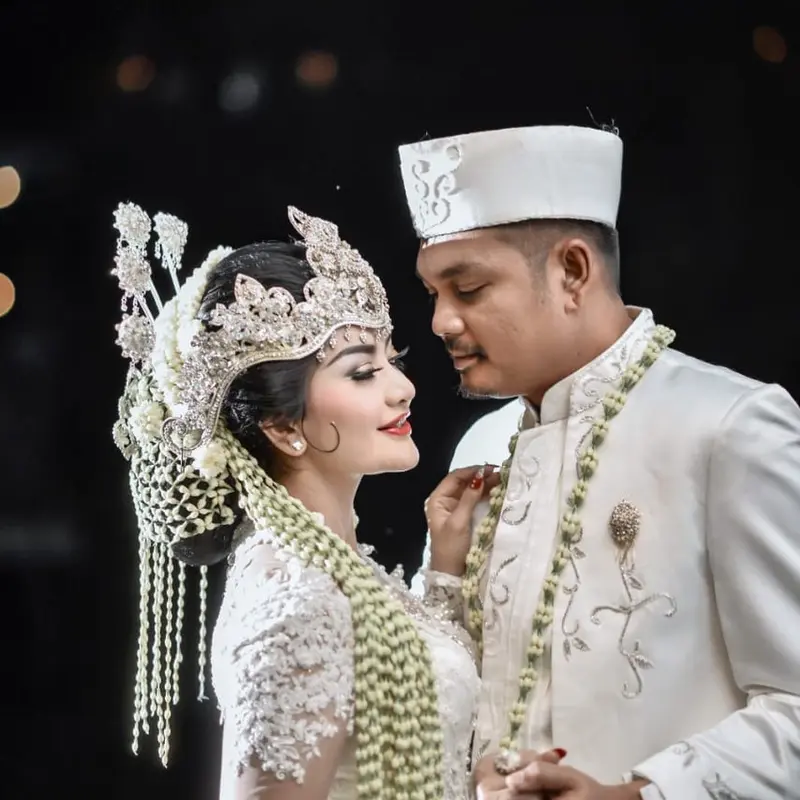 Lepas Masa Lajang, 7 Momen Pernikahan Gina Youbi Duo Racun