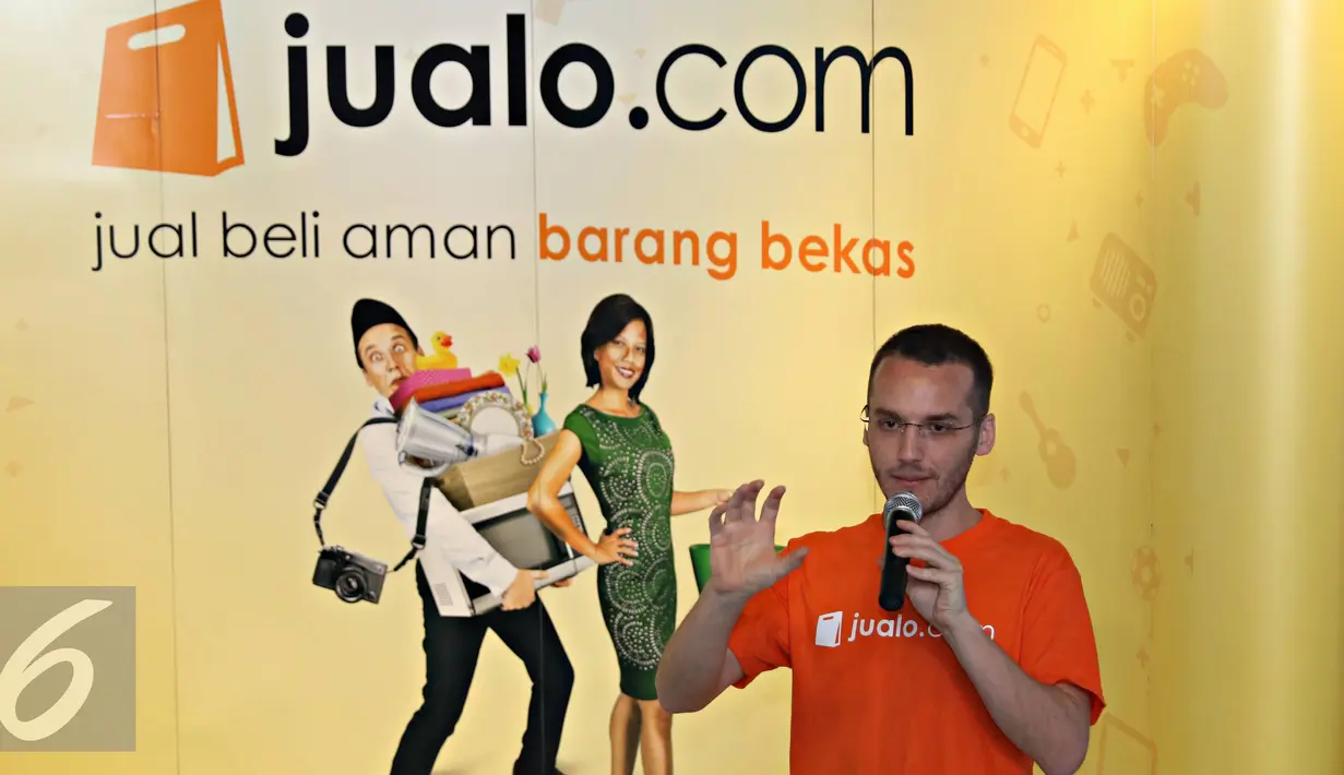 Founder Jualo Chaim Fetter memberikan keterangan saat konferensi pers di Jakarta, Senin (25/1). Chaim Fetter menargetkan bakal mengalahkan OLX Indonesia dalam waktu 18 bulan dari sekarang. (Liputan6.com/Immanuel Antonius)