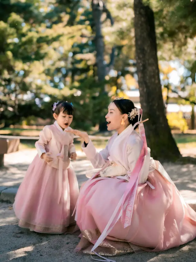 Rossa dan anaknya liburan ke Korea (instagram.com/itsrossa910)