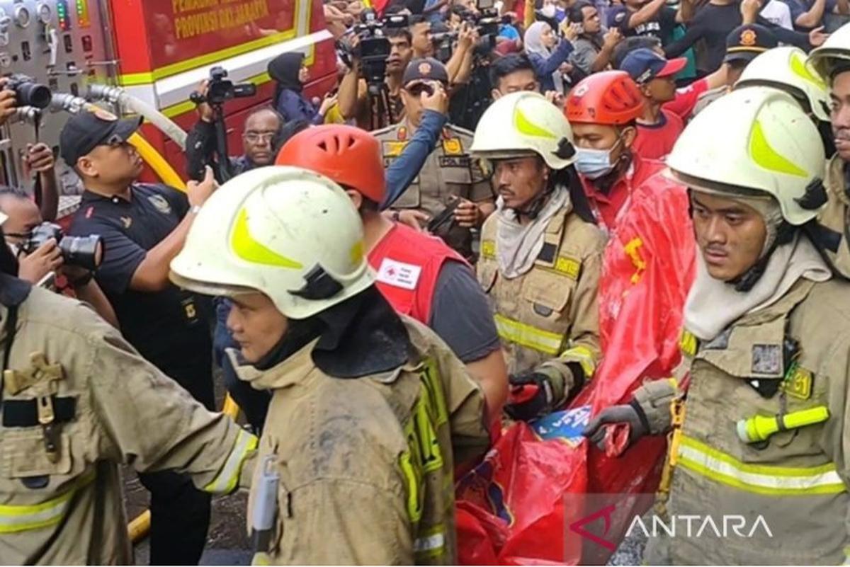 Kebakaran Glodok Plaza: Empat Jenazah Ditemukan, Penyebab Masih Diselidiki