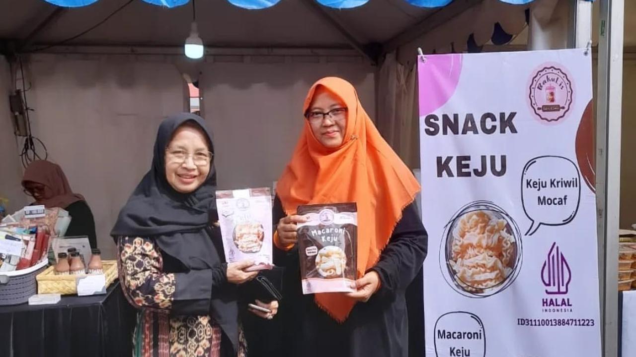 Usaha Kue Kering 'Bakulis' yang naik kelas karena pemberdayaan oleh BRI