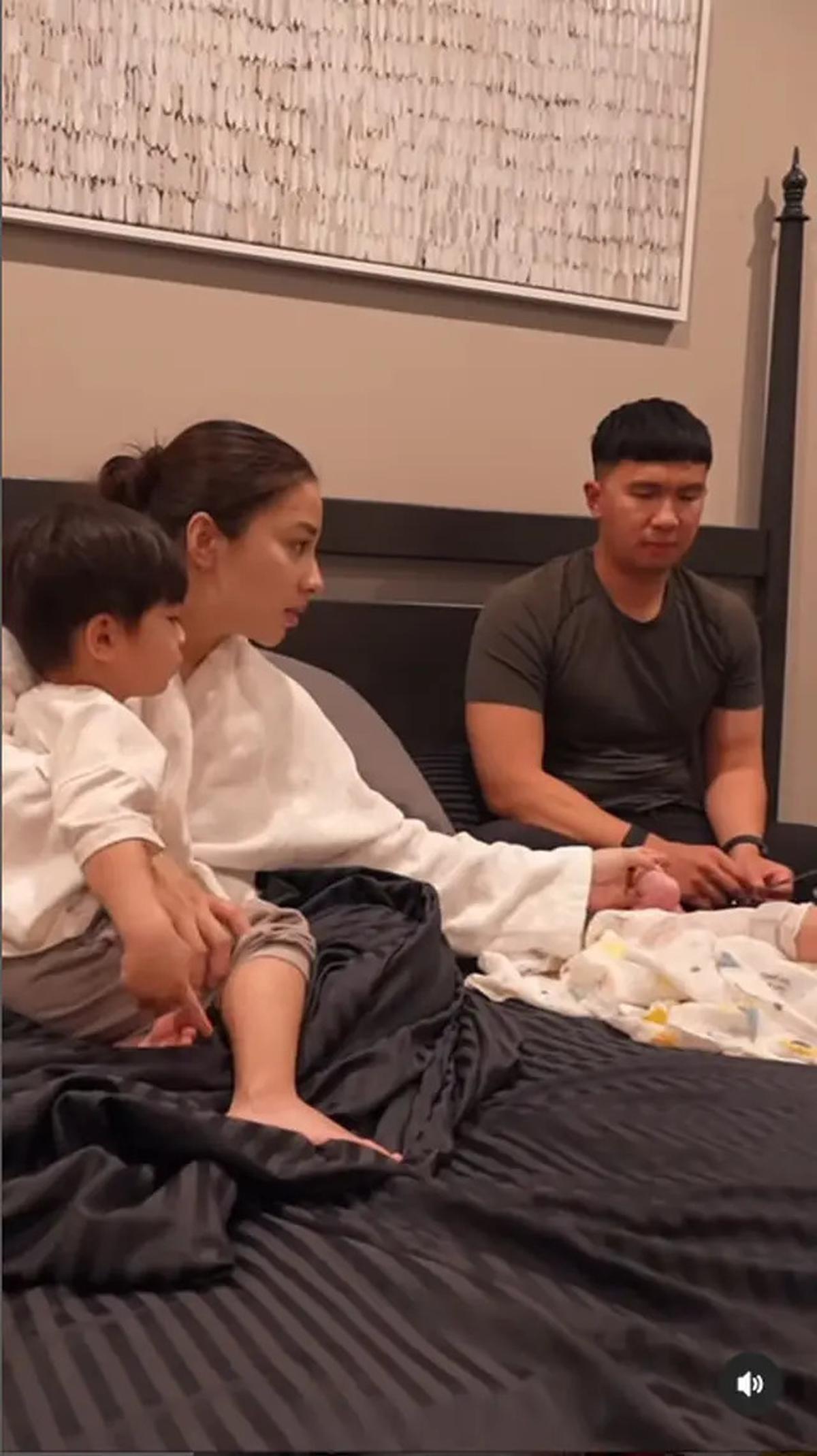 6 Potret Nikita Willy Momong Dua Buah Hati, Asuh Anak Tanpa Baby Sitter