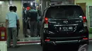 Penyidik KPK berhasil menangkap tangan 5 orang di kawasan Karawang, Jawa Barat (Liputan6.com/Faisal R Syam)