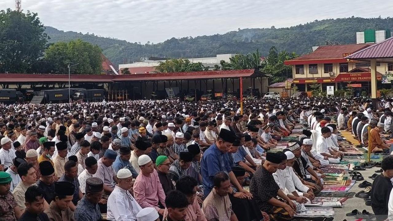 Idul Fitri 1447 H: Khatib Muhammad Nur Serukan Penguatan Ukhuwah Islamiah di Jayapura