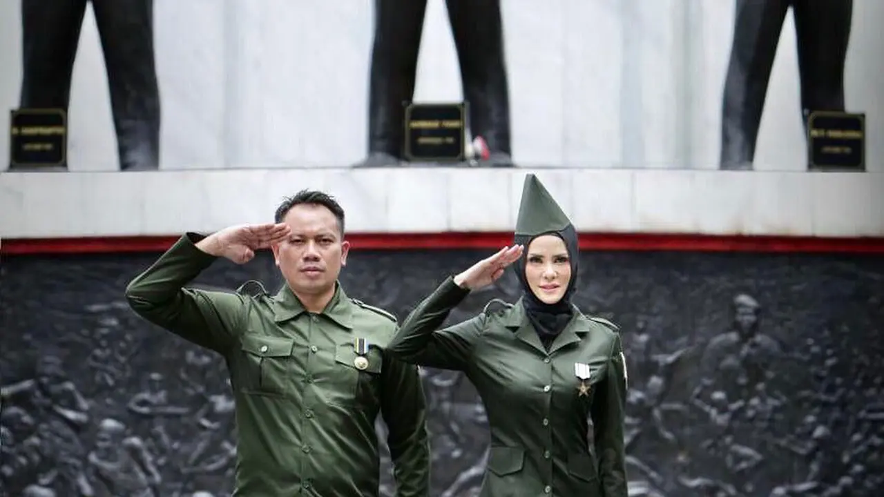 [Bintang] Angel Lelga dan Vicky Prasetyo