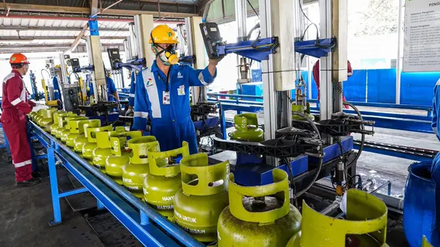 Pertamina Patra Niaga menambah penyaluran LPG 3 kg saat libur panjang. (Foto: Pertamina)