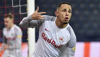 Noah Okafor tercatat telah mencetak 3 gol dalam 5 penampilannya bersama RB Leipzig di Liga Champions 2021/2022. Okafor sendiri merupakan pemuda kelahiran Binningen, 24 Mei 2000. (AFP/APA/Hans Punz)