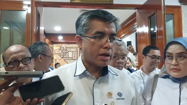 571 Ribu Penerima Bansos Terlibat Judi Online, Ini Kata Menaker