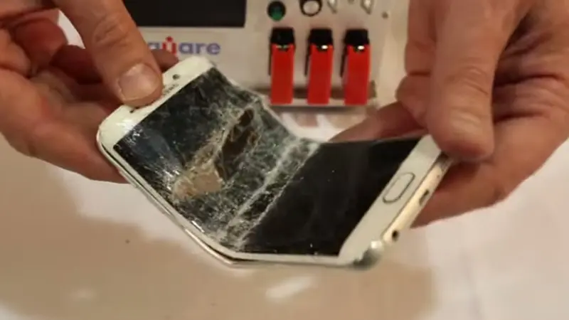 Samsung Galaxy S6 Edge Ternyata Rentan Bengkok