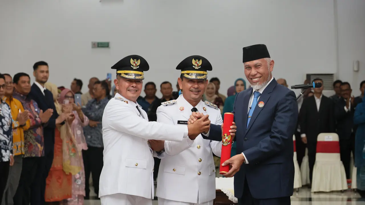 Bupati dan Wakil Bupati Pasaman, Sumatera Barat periode 2025-2030 Welly Suhery dan Parulian resmi dilantik. (Liputan6.com/ ist)