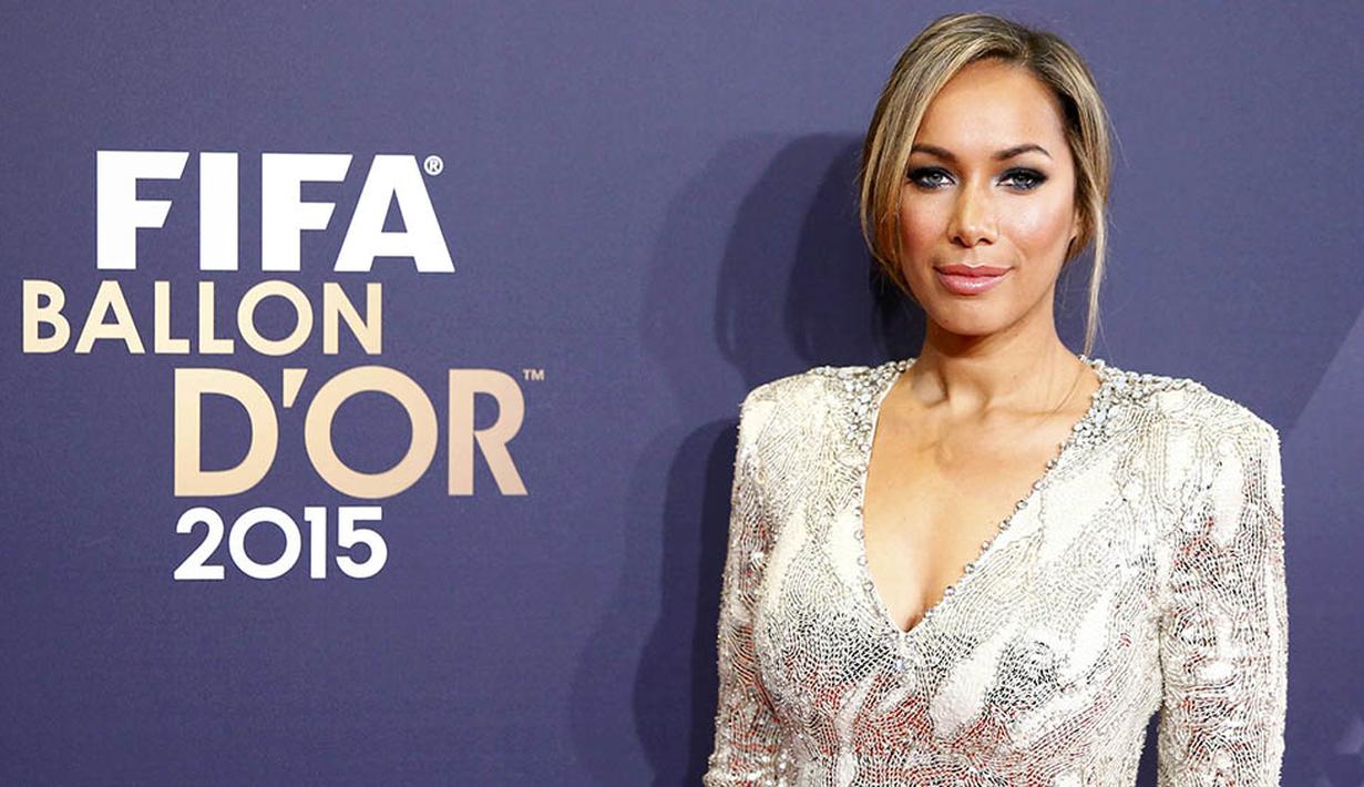 Penyanyi cantik Leona Lewis didaulat sebagai pengisi acara pada FIFA Ballon d'Or 2015 di Zurich, Swiss, Senin (11/1/2016). (Reuters/Arnd Wiegmann)