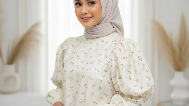Model Atasan Lebaran 2026 Motif Floral Kecil  Biar Terlihat Fresh (AI)