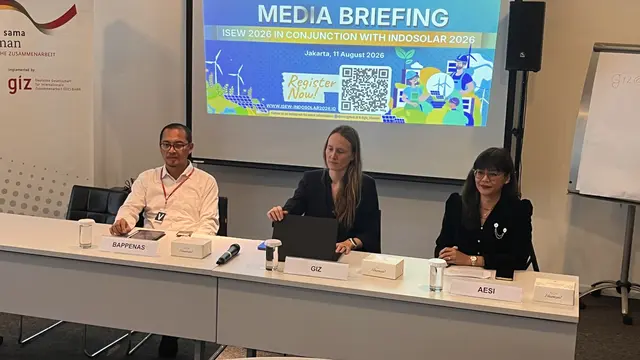 Direktur Transmisi, Ketenagalistrikan, Kedirgantaraan, dan Antariksa Bappenas Yusuf Suryanto dalam konferensi ISEW 2026, di Kantor GIZ Selasa (11/8/2026).