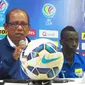 Pelatih Persib Emral Abus dan Makan Konate (Liputan6.com / Okan Firdaus)