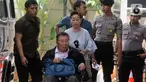 Dua terpidana suami istri Dirut PT Wijaya Kusuma Emindo (WKE) Budi Suharto dan Direktur PT WKE Lily Sundarsih W tiba di Gedung KPK, Jakarta, Senin (14/10/2019). Keduanya diperiksa sebagai saksi untuk tersangka Komisaris PT Minarta Dutahutama, Leonardo Jusminarta Prasetyo. (merdeka.com/Dwi Narwoko)