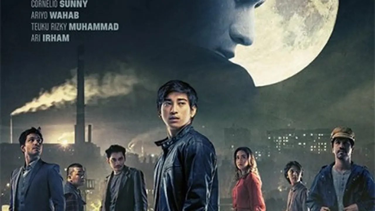 Poster film Rembulan Tenggelam Di Wajahmu. (Foto: Dok. Max Pictures)