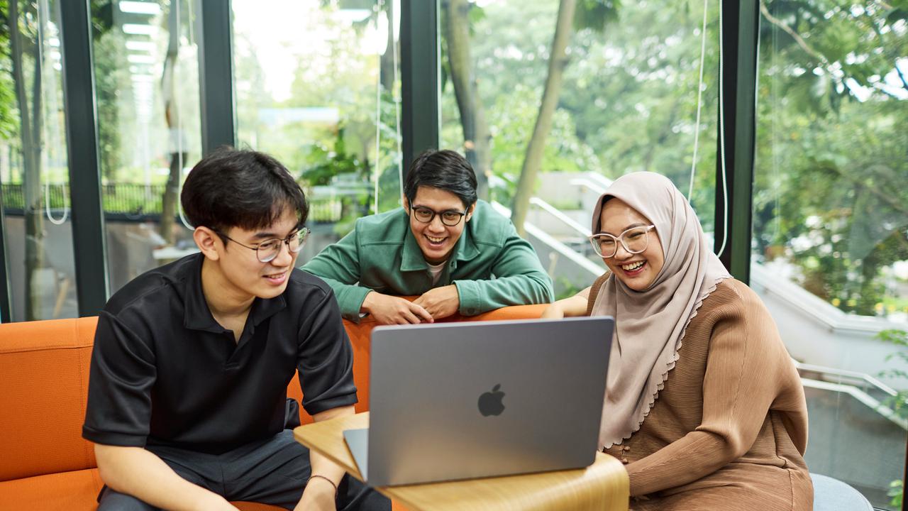 Apple Buka Developer Academy Baru di Jakarta 2026, Siapkan Institut AI ...