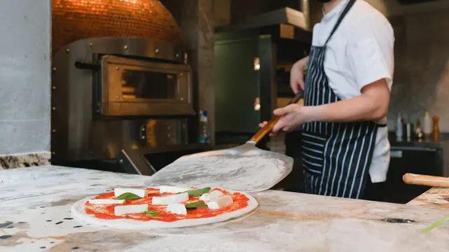 7 Teknik Memasak ala Chef Profesional, Ada Poaching hingga Sauteing