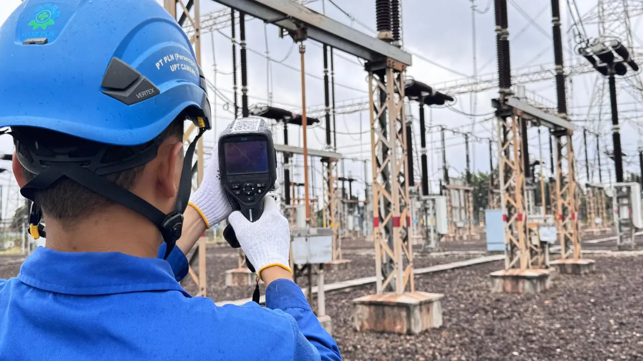 PLN: Gangguan Listrik Sesaat di Beberapa Lokasi Bagian Selatan Jakarta Imbas Cuaca Ekstrem