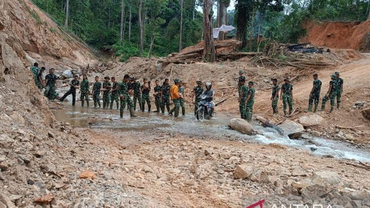 TNI Perbaiki Jembatan Vital di Tapanuli Tengah, Pulihkan Akses Warga Terisolasi