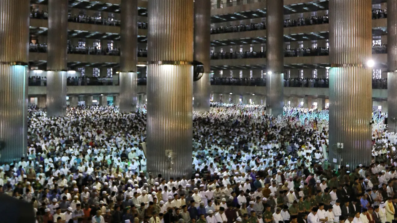 Jemaah Salat Idul Fitri Penuhi Masjid Istiqlal