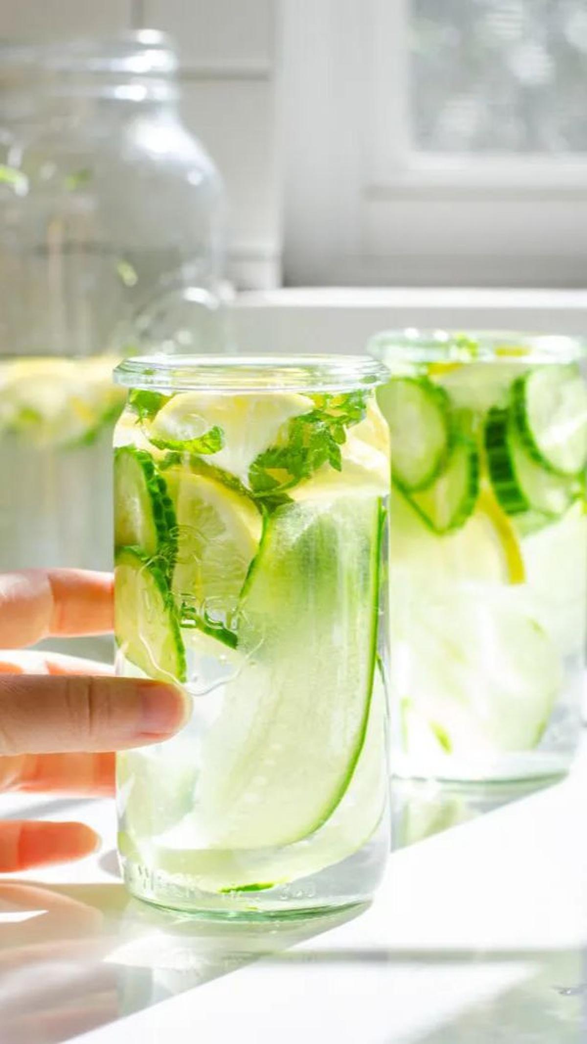 <b>Cara Membuat Infused Water Timun</b>