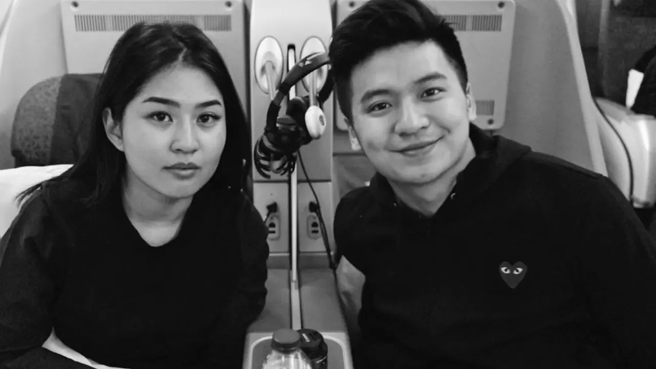 6 Potret Momen Mesra Rius Vernandes dan Elwiana Monica