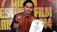 Tanta Ginting meraih penghargaan Pemeran Pembantu Terpuji di Festival Film Bandung 2014 lewat film Soekarno: Indonesia Merdeka.