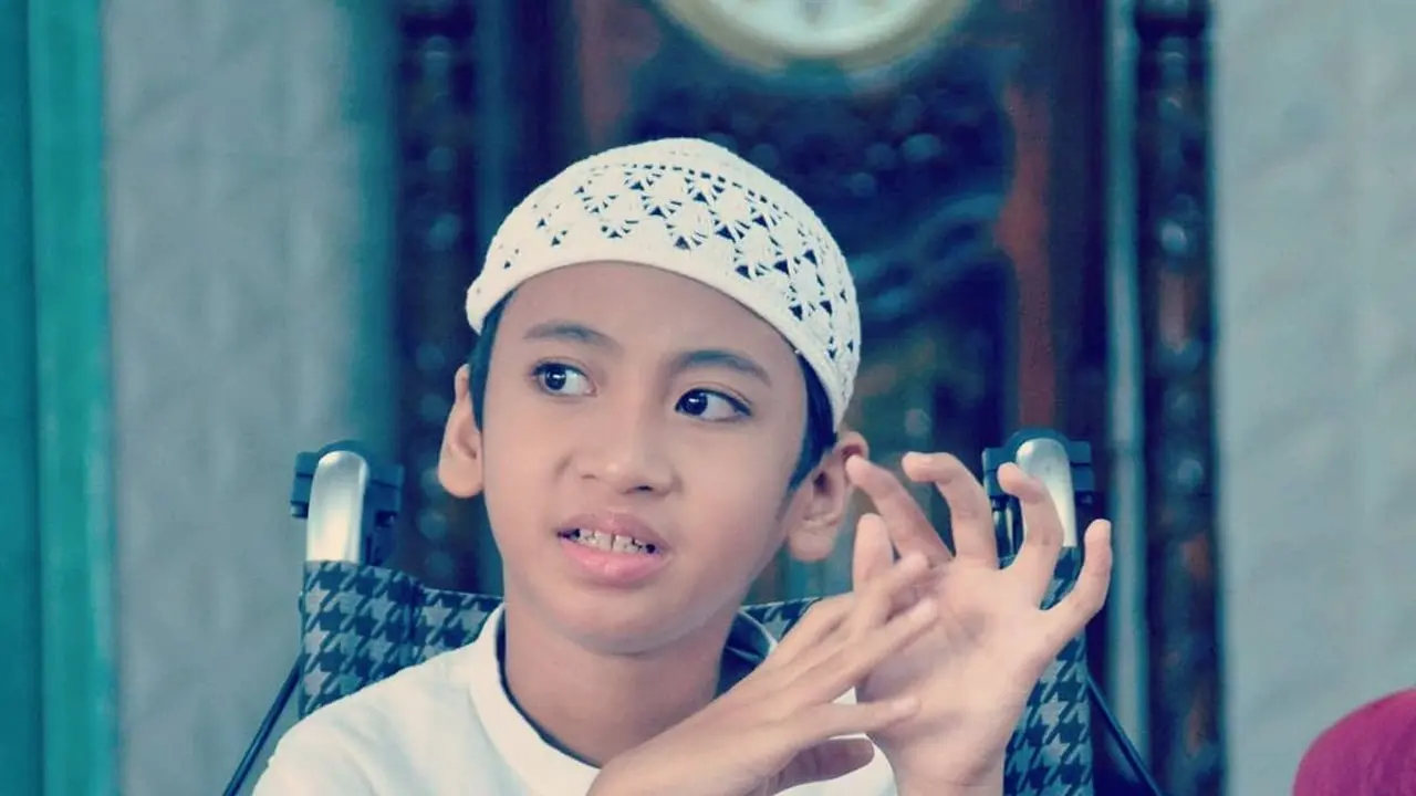Naja Hudia, bocah penghafal Alquran yang kakinya pernah dicium Syekh Ali Jaber (https://www.instagram.com/p/CJ57TkmpL_P/)