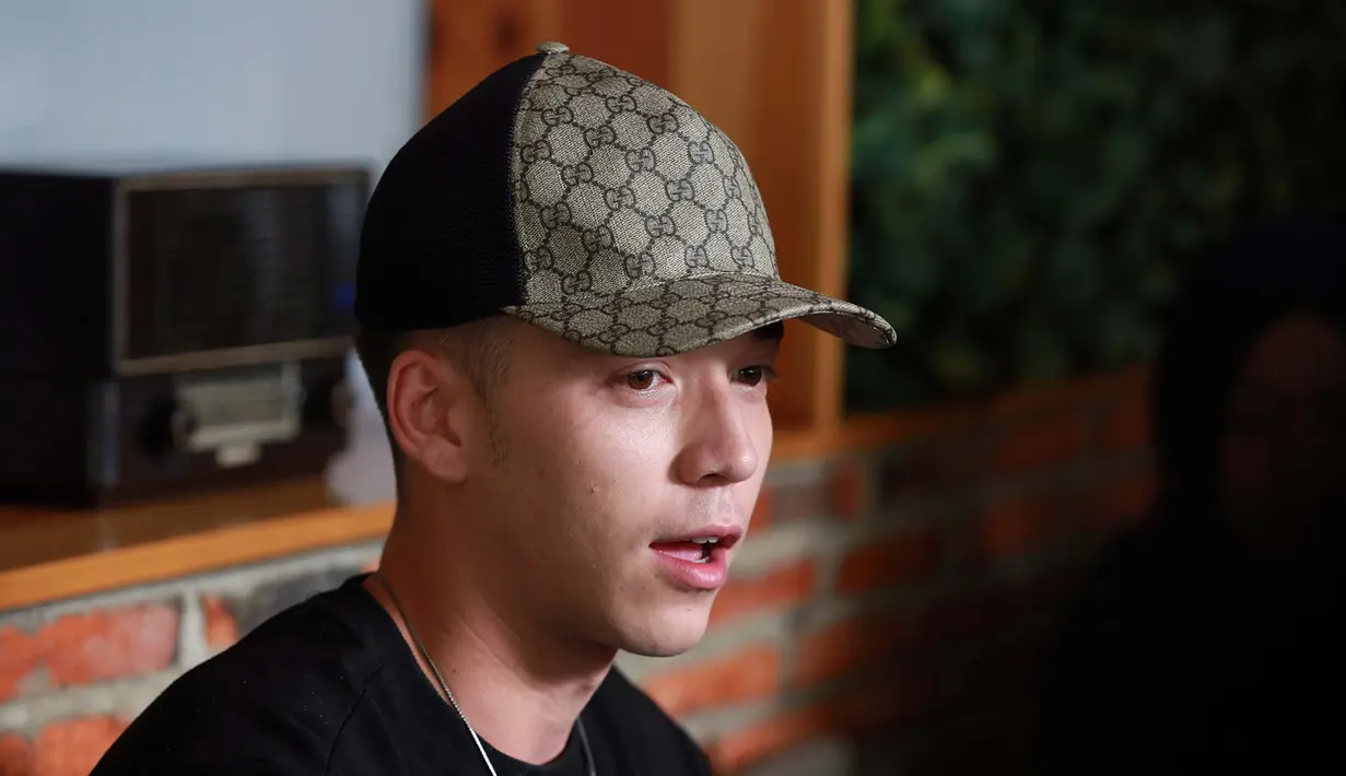 Pemeran Stefan William akhirnya mengakui jalinan asmaranya dengan Celine Evangelista. Pengakuannya itu sekaligus menepis kabar bahwa Celine diduga sebagai perusak hubungannya dengan Natasha Wilona. (Deki Prayoga/Bintang.com)