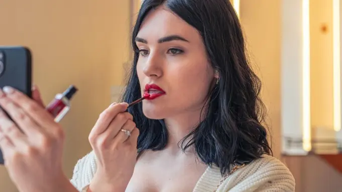 Penyesuain Lipstik