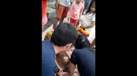 Video penyelamatan bocah tenggelam. Foto: Screenshoot video Facebook/beautylife