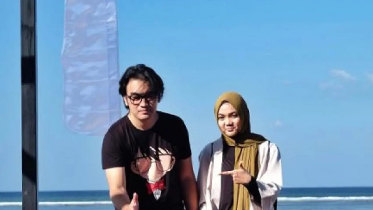 [Bintang] Rina Nose dan Ridwan Federani Anwar