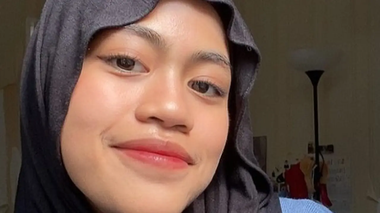 Potret Ayla Azuhro (Sumber: Instagram/ayla.aazz)