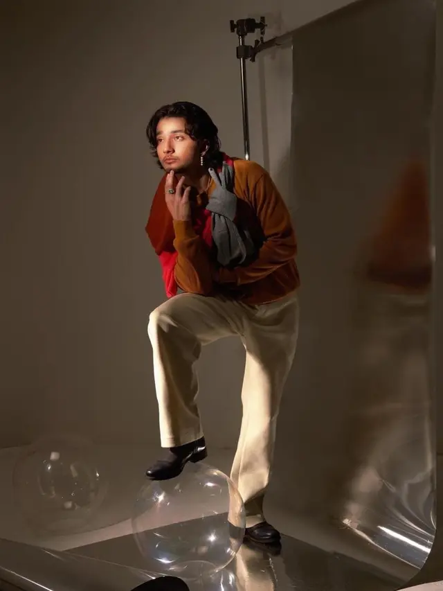 Pesona Bryan Domani, artis muda yang ganteng dan rajin ibadah