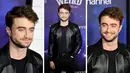 Foto kolase Daniel Radcliffe saat menghadiri pemutaran perdana film "Weird: The Al Yankovic Story" di Alamo Drafthouse Cinema Downtown Brooklyn di New York pada Selasa, 1 November 2022. (AFP Photo)