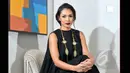 Aktris Adinia Wirasti di sela-sela gala premiere film "Kapan Kawin?" di XXI Epicentrum Walk, Jakarta, Kamis (5/2/2015). (Liputan6.com/Panji Diksana)