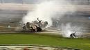 Mobilnya hancur berkeping-keping. Beruntung Austin Dillon selamat. (AP Photo)
