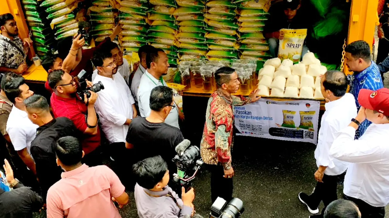 Mobil Pasar Murah Keliling Bobby Nasution Diminati Warga dan Mampu Jaga Stabilitas Harga