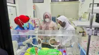 Ketika Ketua PKK dan Wakil Wali Kota Makassar Kunjungi Bayi yang Dibuang Orangtuanya