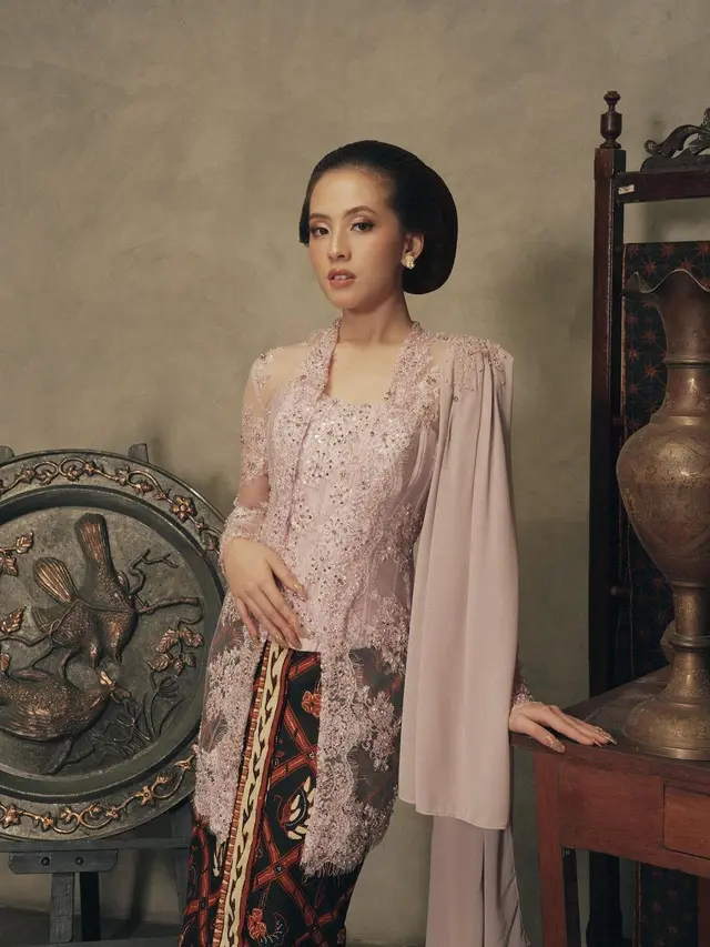 8 Inspirasi Kebaya untuk Pemilik Tubuh Petite, dari Yuni Shara, Prilly Latuconsina, hingga Kiky Saputri