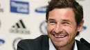 Andre Villas-Boas memberi keterangan pers pertama selaku manajer Chelsea di Stamford Bridge, London, 29 Juni 2011. AFP PHOTO/CARL COURT