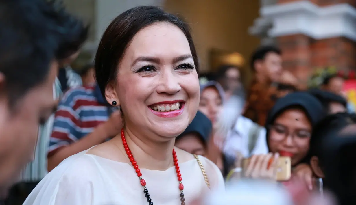 "Senang banget lihat kebahagiaan Dimas dan Nadine. Pasangan yang sama-sama cinta alam, natural banget. Ya sudah senang banget buat mereka," tuturnya. (Adrian Putra/Bintang.com)