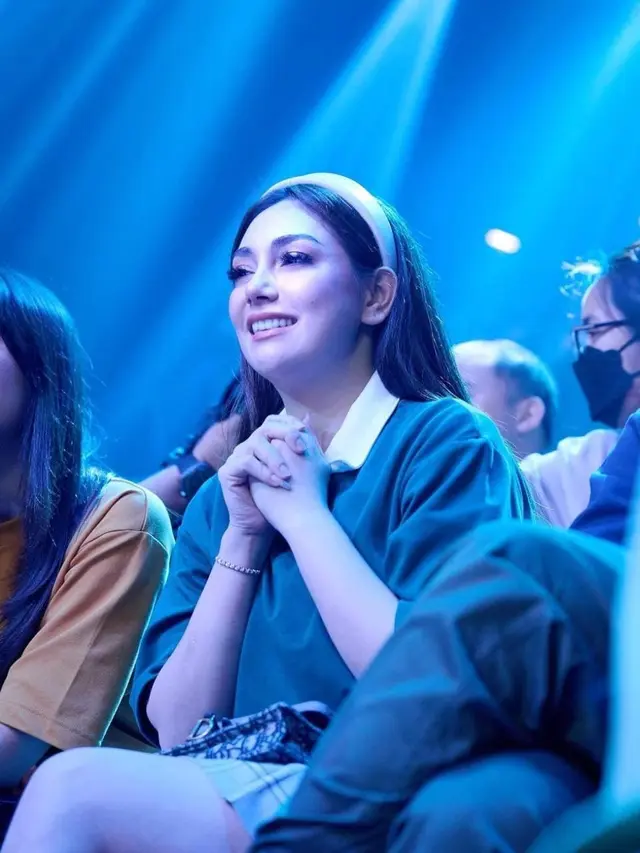 Celine Evangelista sudah punya empat anak, tapi masih seperti ABG